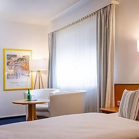 Lauer Hotell 3*