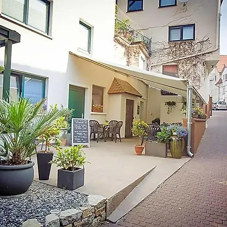 Lauer Hotell 3*